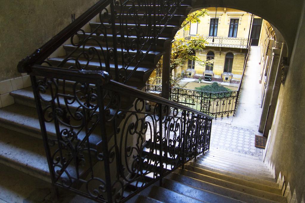 Real Apartments Klauzal Budapest Exterior photo